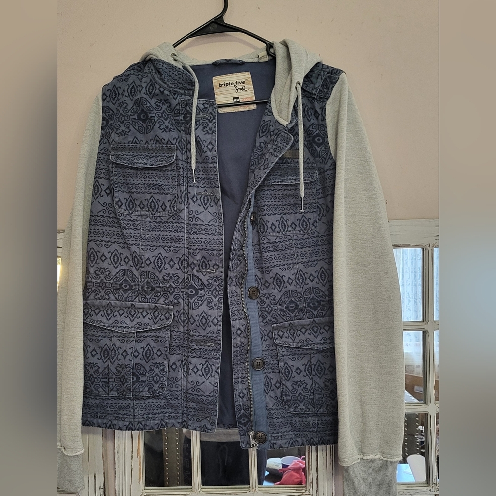 Triple Five Soul NWOT Blue and Gray Jacket Size M